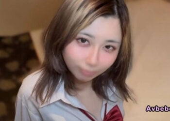 【高清素人】噘著鴨子嘴的平成風辣妹發出淫蕩叫聲徹底淪陷！！用純熟的舔吸技巧無人能敵的「美緒知（みおち）」醬，透過後背體位徹底操翻，並大量中出。